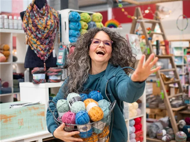 frau.jpg Bastelbedarf_kaufen_Pflanzen_Mauk_2.jpg