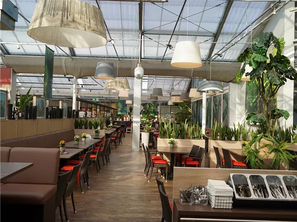 frau.jpg restaurant-lauffen_11.jpg