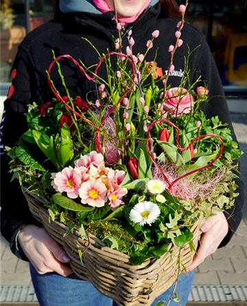 Love in Bloom: eine bepflanzte Schale für zwei